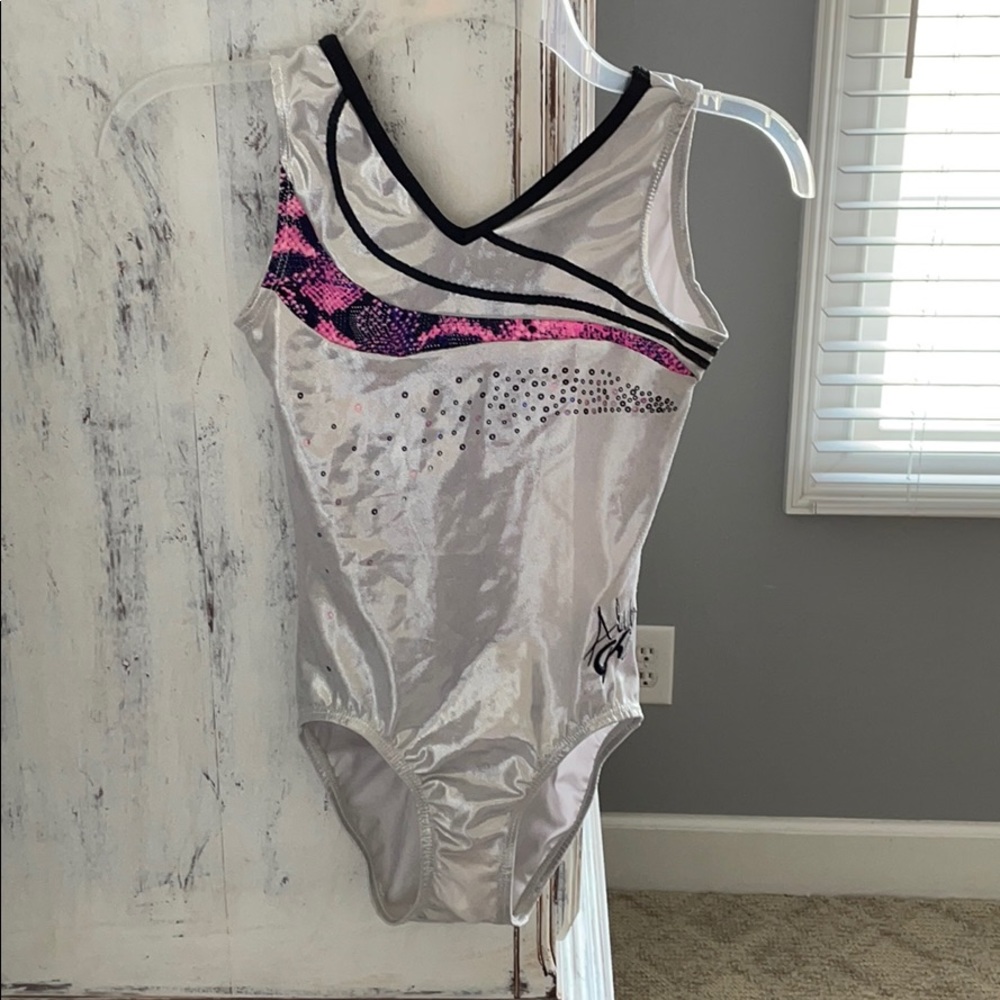 gymnastics leo